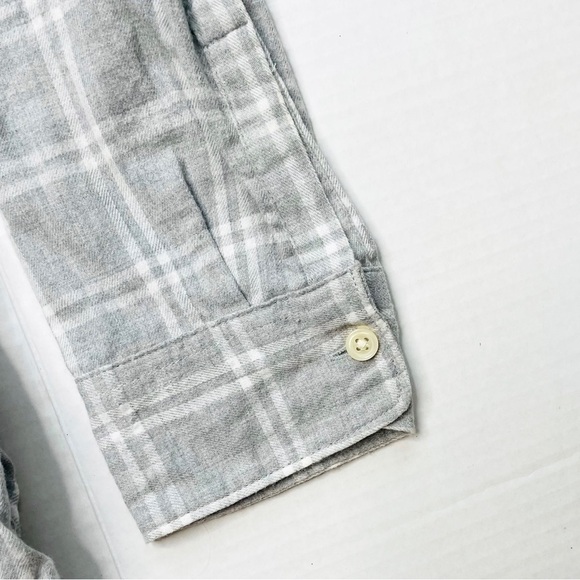 Old Navy The Classic Relaxed Gray Plaid Flannel Long Sleeve Button Up Shirt M - Picture 5 of 14